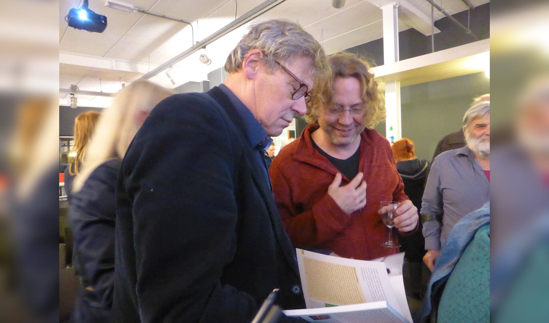 Lex Bergers met Jean-Marc van Tol waarvan in het boek een unieke strip van Fokke en Sukke is geplaatst