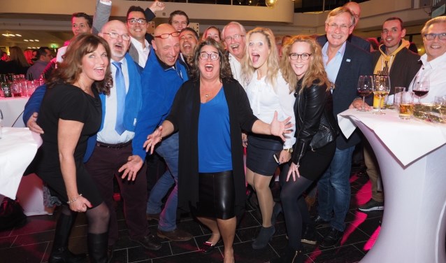 Blije gezichten bij de HAP, die nu samen met de VVD de grootste partij van Haarlemmermeer is.