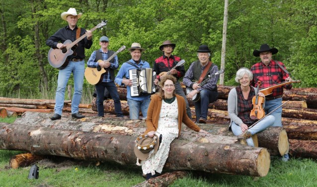 Blueberry Blossom, met allemaal muzikanten en vocalisten uit de gemeente Ede. ,,Muziek maken, verbroedert enorm."