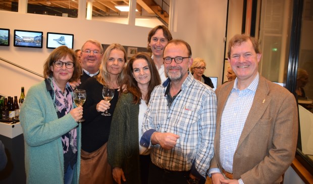 Bewoners van de Schildersbuurt met wethouder Herbert Raat.