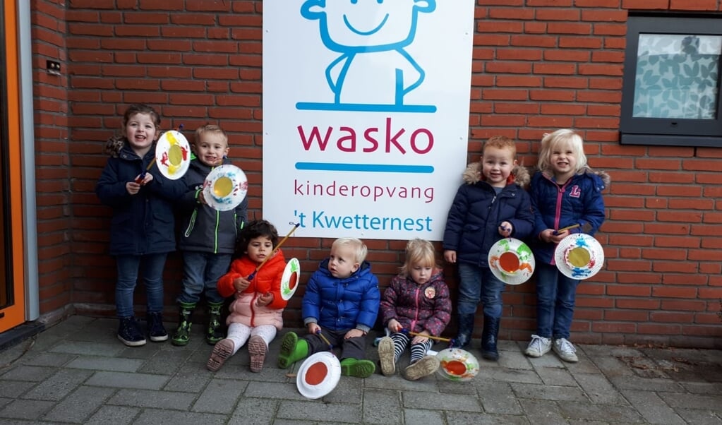 Kinderen hebben lampion gemaakt voor de viering van het 10 jarig bestaan van Kindercentrum 't Kwetternest