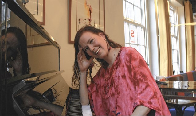 Eva Vleeskruyer, de huidige stadsdichter van Amersfoort.