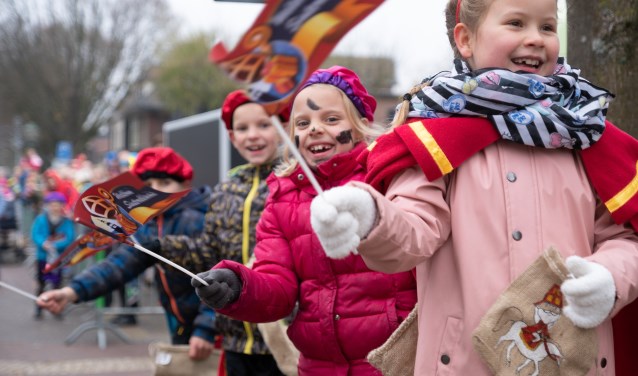 Sinterklaas werd enthousiast welkom geheten door de kinderen uit Doorn.