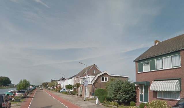 Op deze plek moet de nieuwe busbaan komen als het aan de provincie Noord-Holland ligt.