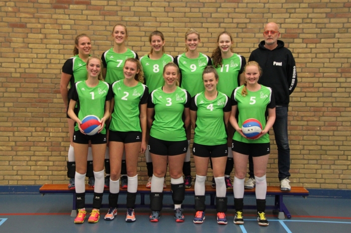 Volleybalsters van OKK'70 D1