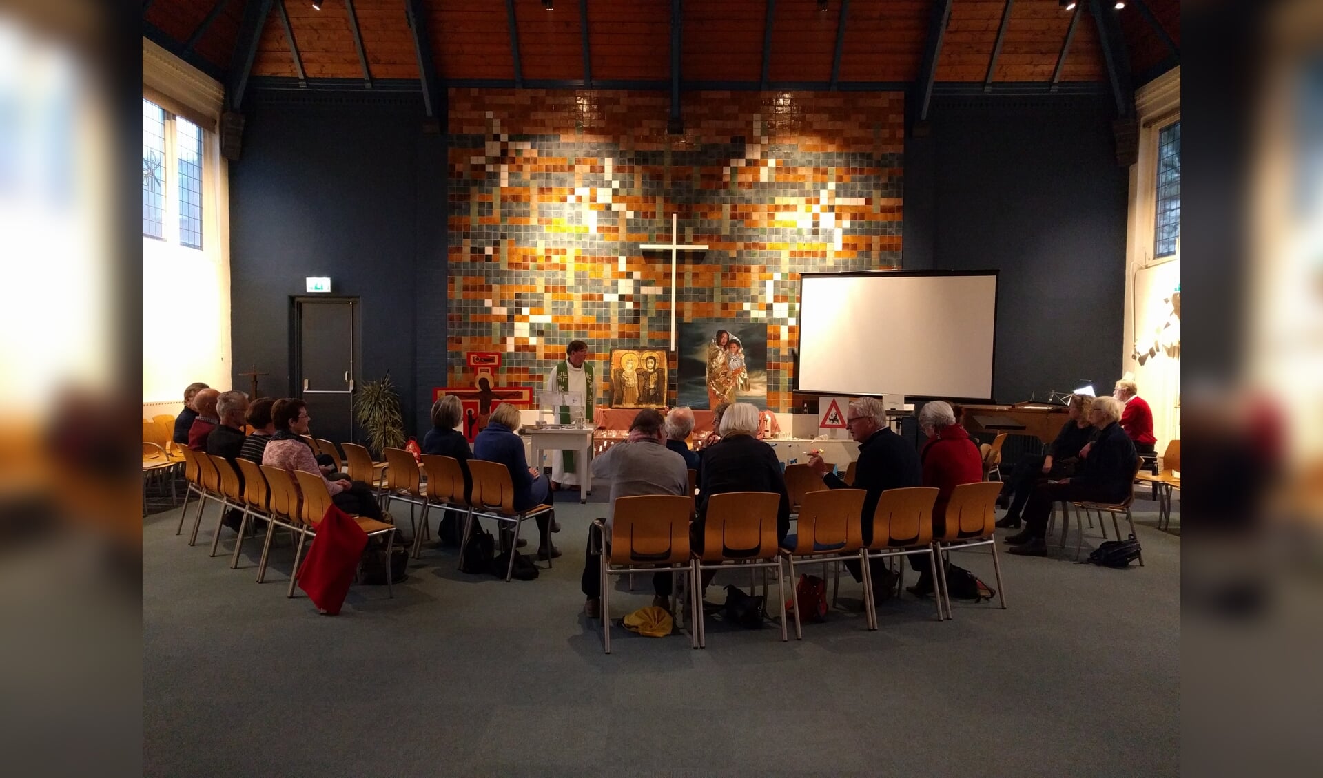 Kerkdienst tijdens kerkasiel Den Haag