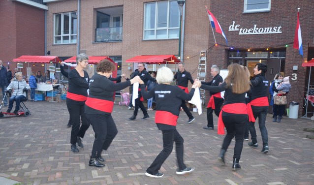 De Griekse dansgroep Evros