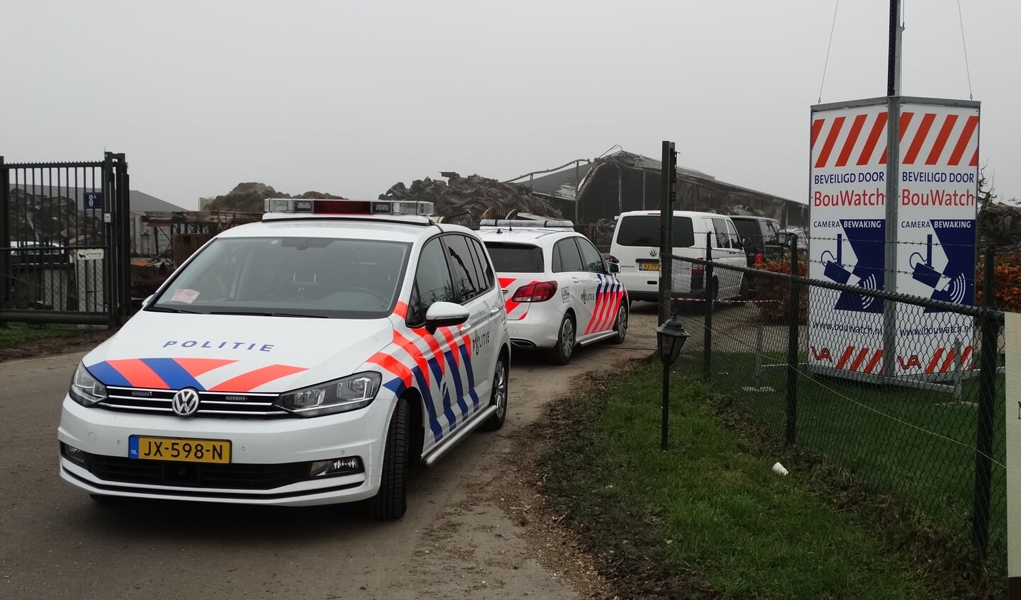 Politie deed direct onderzoek naar de branden, maar hield ook een oogje in het zeil op de Hollende Wagenweg in Werkhoven (archief 16 nov 2018)