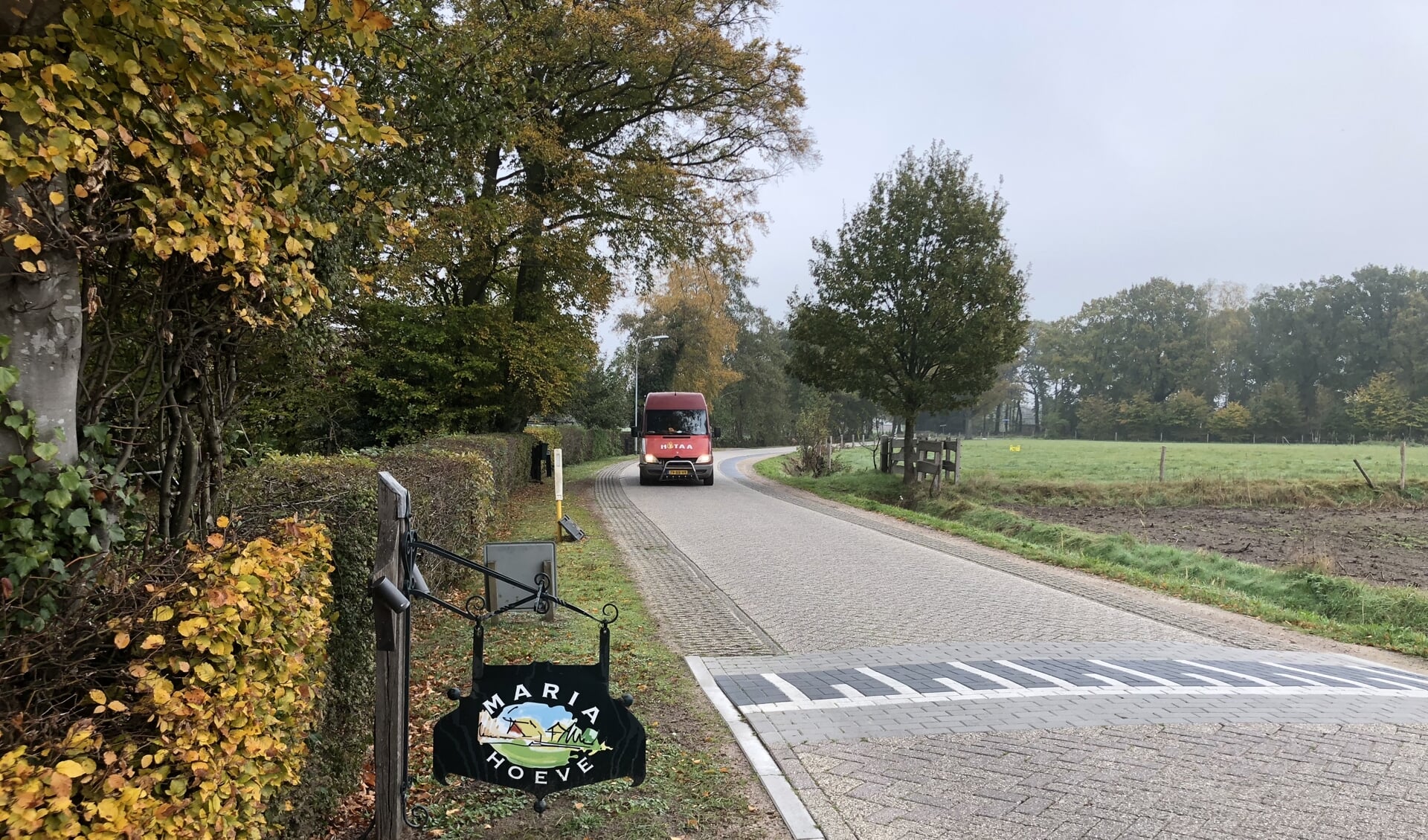Tot aan de Mariahoeve wordt een stukje fietspad aangelegd langs de Kiefvelderweg.