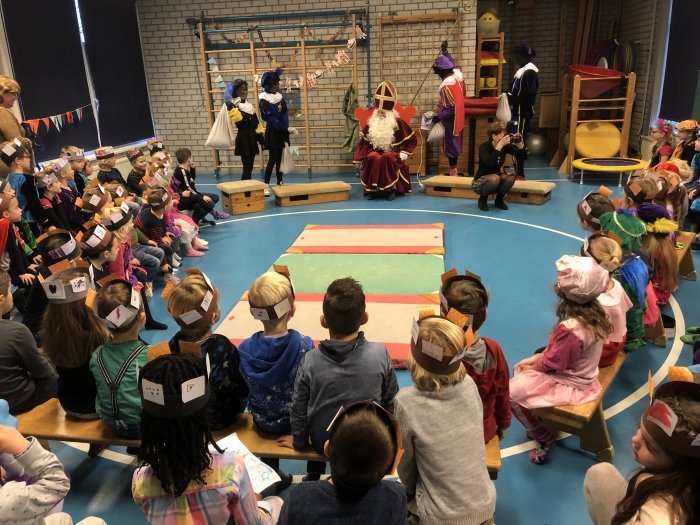 Sinterklaas bij de kleuters