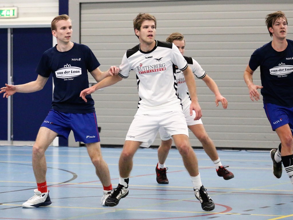 Thom aan 't Goor afgelopen zaterdag namens De Meeuwen 1 in actie tegen Nova (25-21 winst). Het is zijn laatste jaar in het eerste.