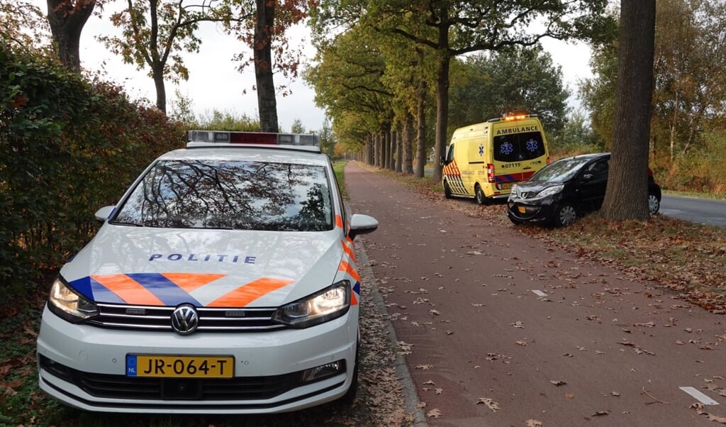 In oktober van dit jaar raakte een vrouw gewond na een botsing tegen een boom aan de Hoevelakenseweg.