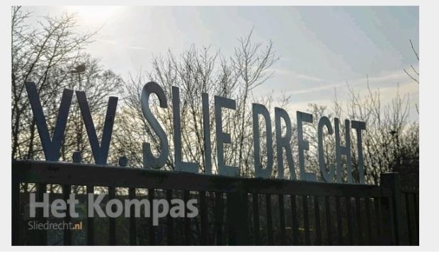 In een uitwedstrijd tegen Nieuw-Lekkerland heeft Sliedrecht de eerste nederlaag van dit seizoen geleden.