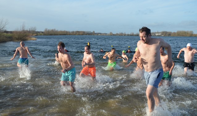 Nieuwjaarsduik op GravenBol
