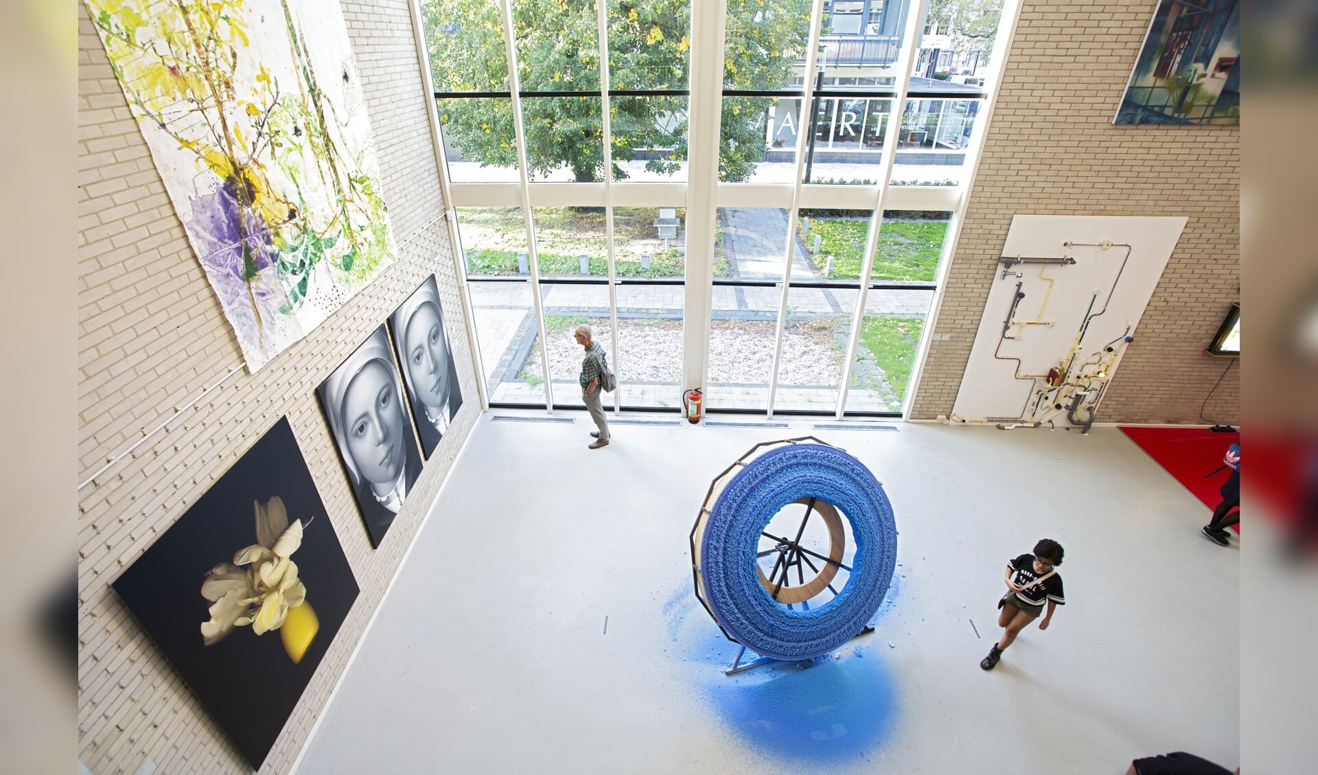 Salon '18 in het Rietveldpaviloen toont een breed spectrum aan kunstwerken.