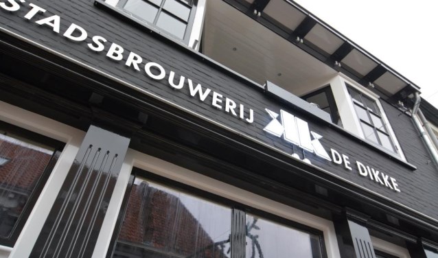 Stadsbrouwerij de Dikke met Wijks Top 2000 Café.