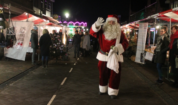 <p>Archieffoto uit 2018 van de kerstmarkt in Woudenberg. Het evenement gaat dit jaar niet door.</p>