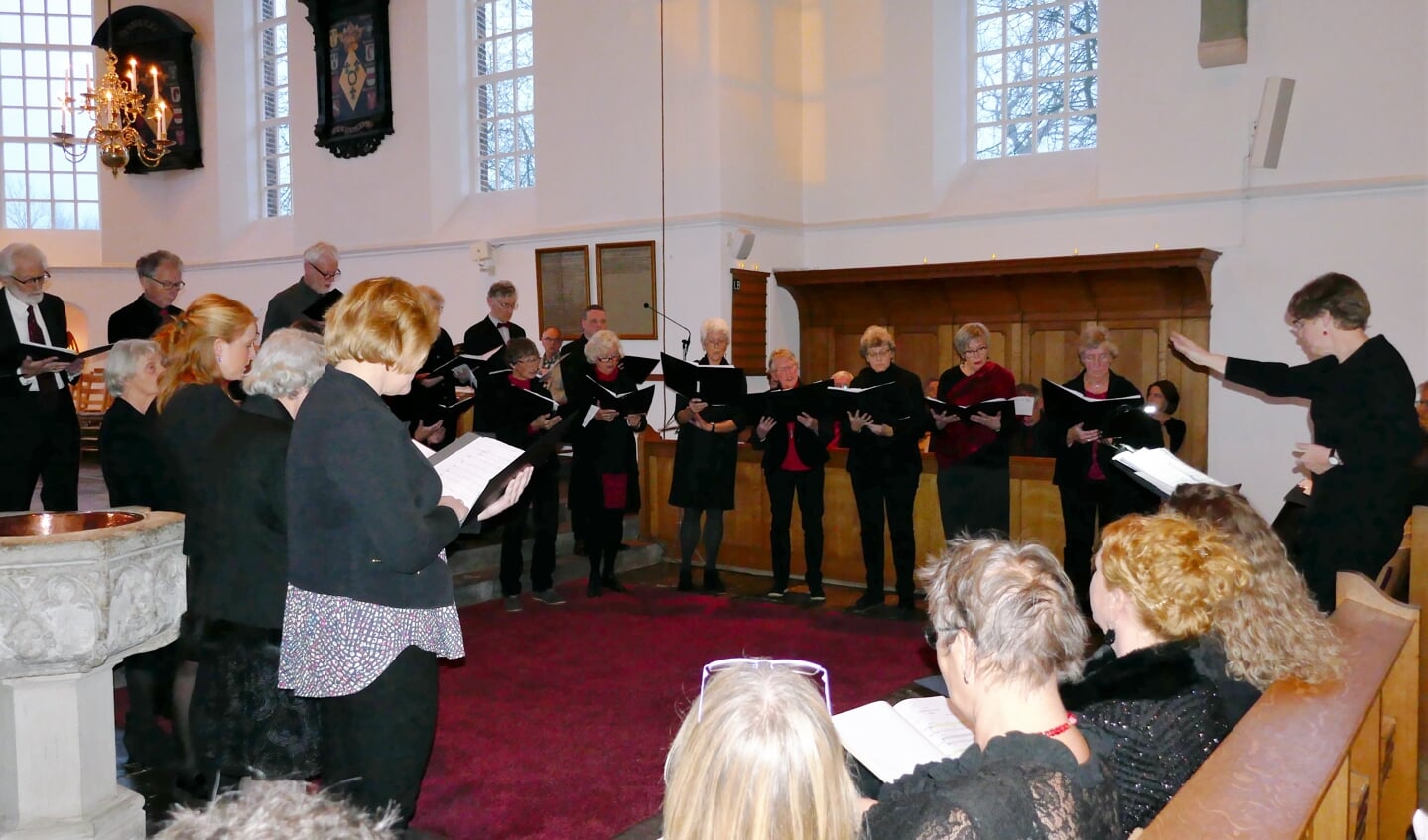 Oude Kerk: zang (koor), orgelspel (Jan Jansen) en voordracht van gedichten (Kees Bregman).