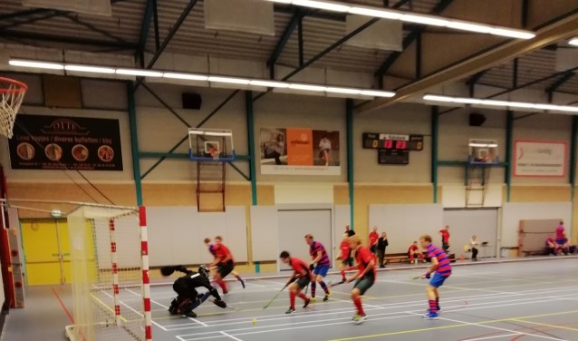 A-junioren Haarlem en Strawberries in actie in Velserbroek.