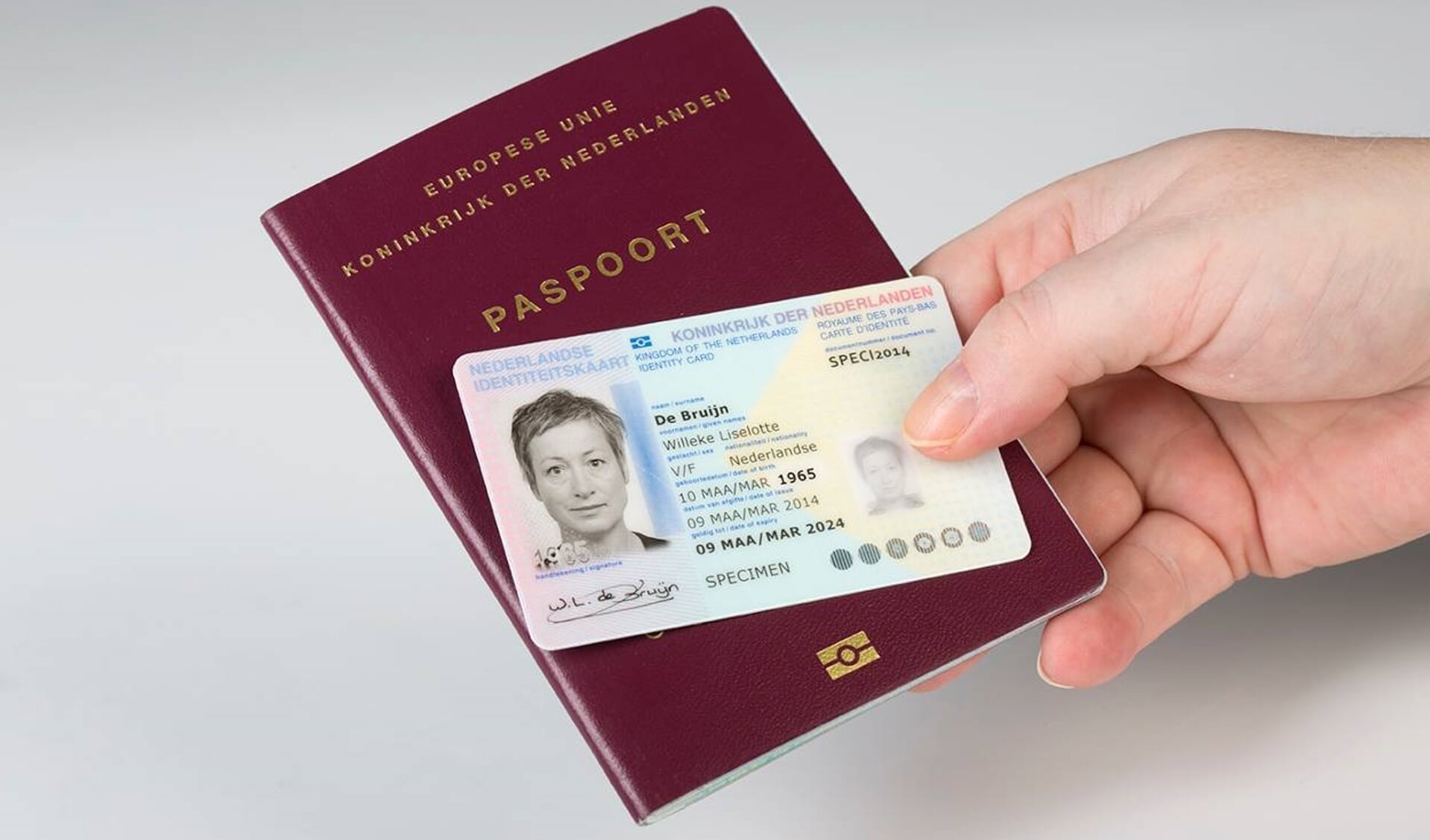 Paspoorten, identiteitskaarten en rijbewijzen worden duurder in 2021.