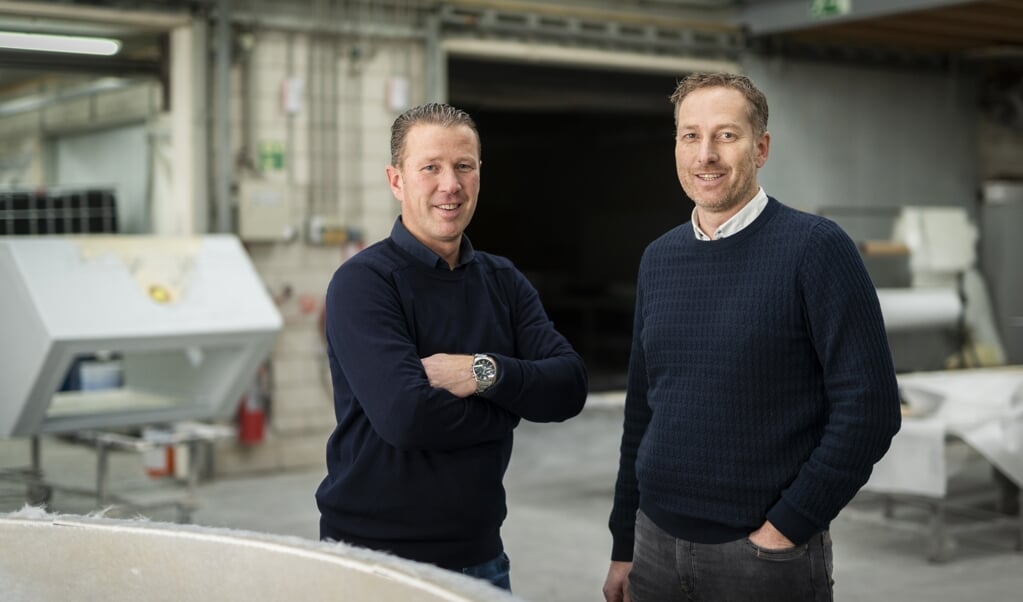 Gerbrand (links) en Erik van Ginkel verwachten dat er in nog groei zit in het herstellen van schades en het aanpassen van transportmiddelen.