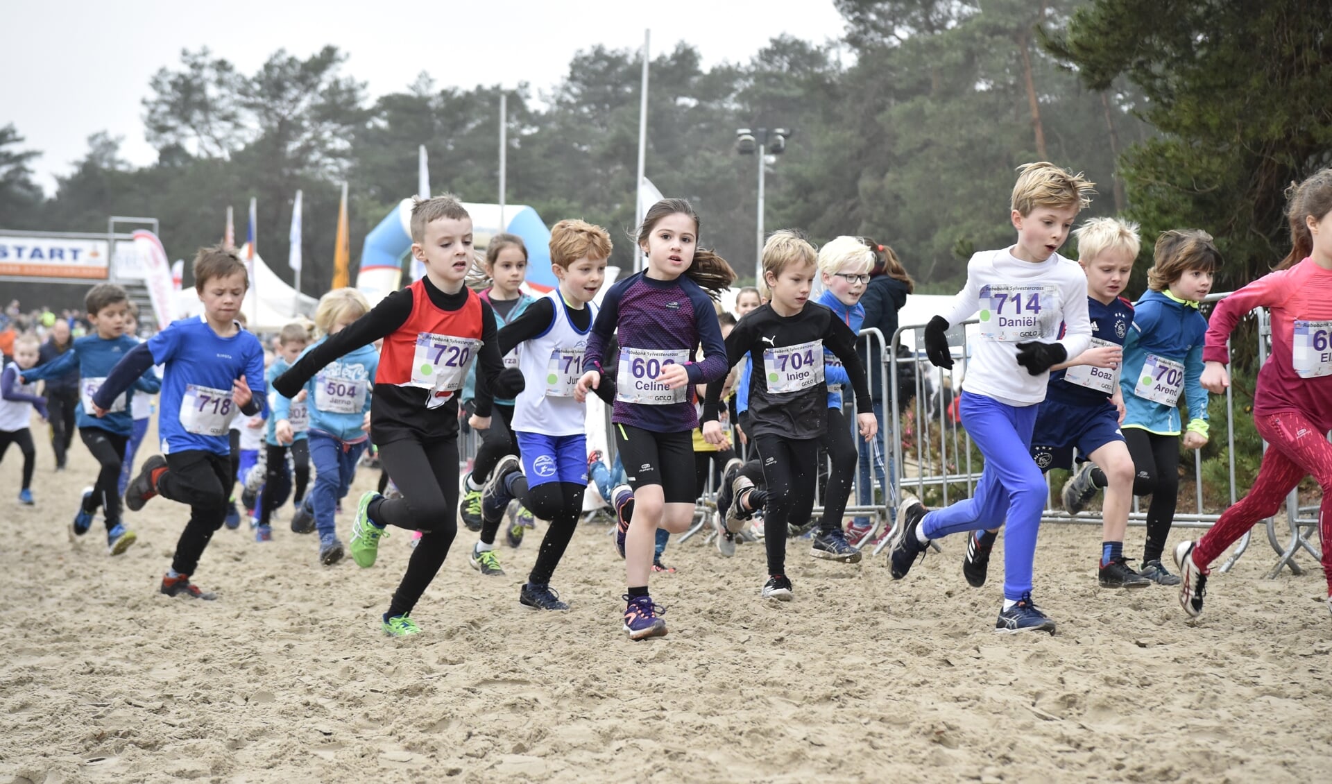 Duizenden deelnemers, van jong tot oud, zetten het op 31 december op een rennen. Het startschot zal die dag vaak klinken.