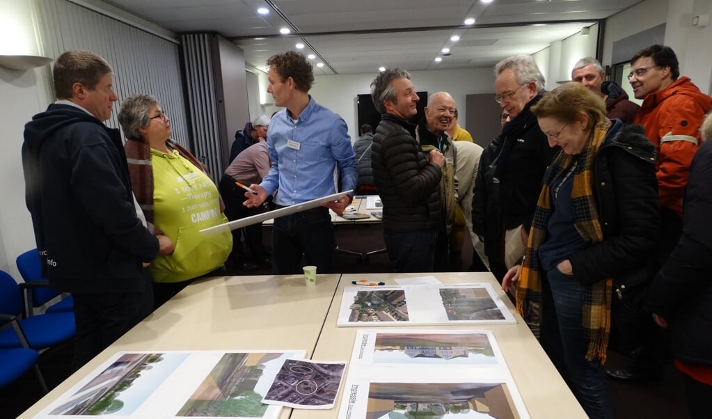 Het was een druk bezochte informatieavond waarbij veel buurtbewoners aanwezig waren