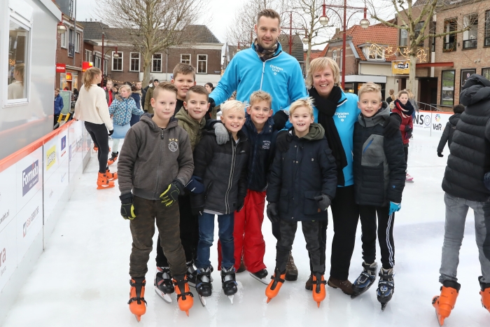 Gezellige drukte op de ijsbaan