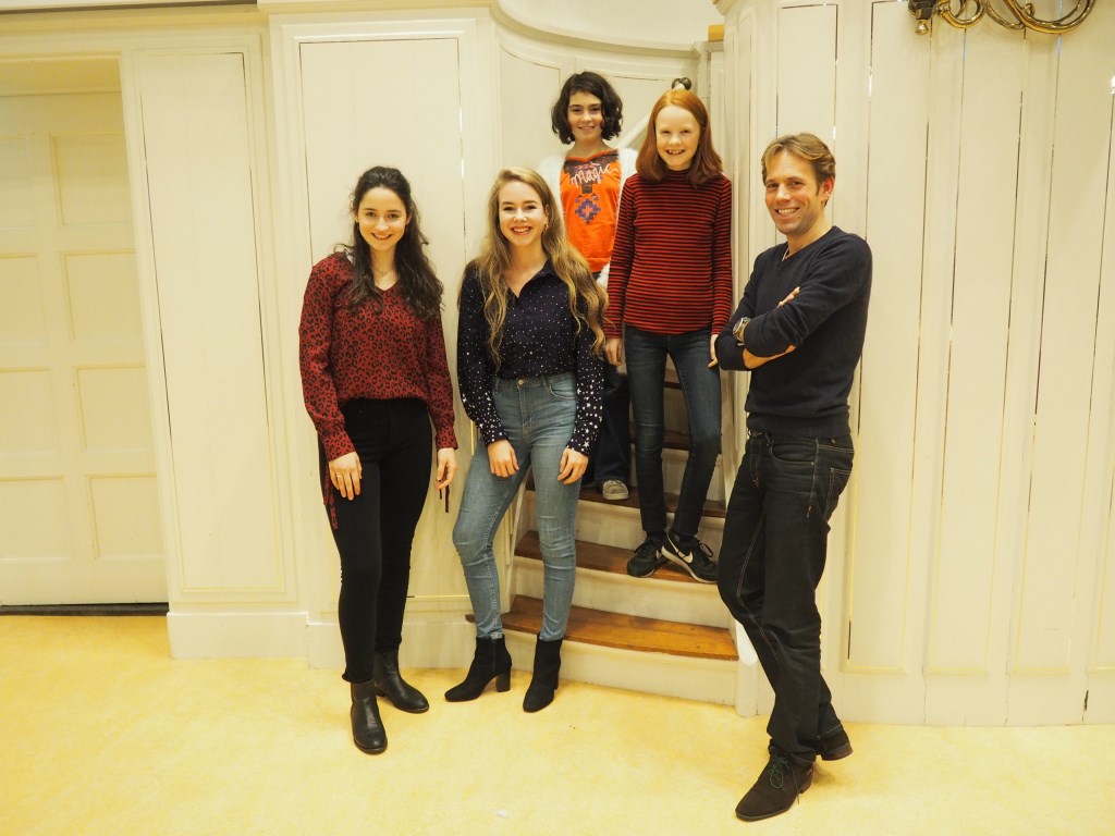 (v.l.n.r.) Frederique Hemler, Mariétte Koens, Andrea Carola Crainic, Fama Koning en Bas Verheijden.