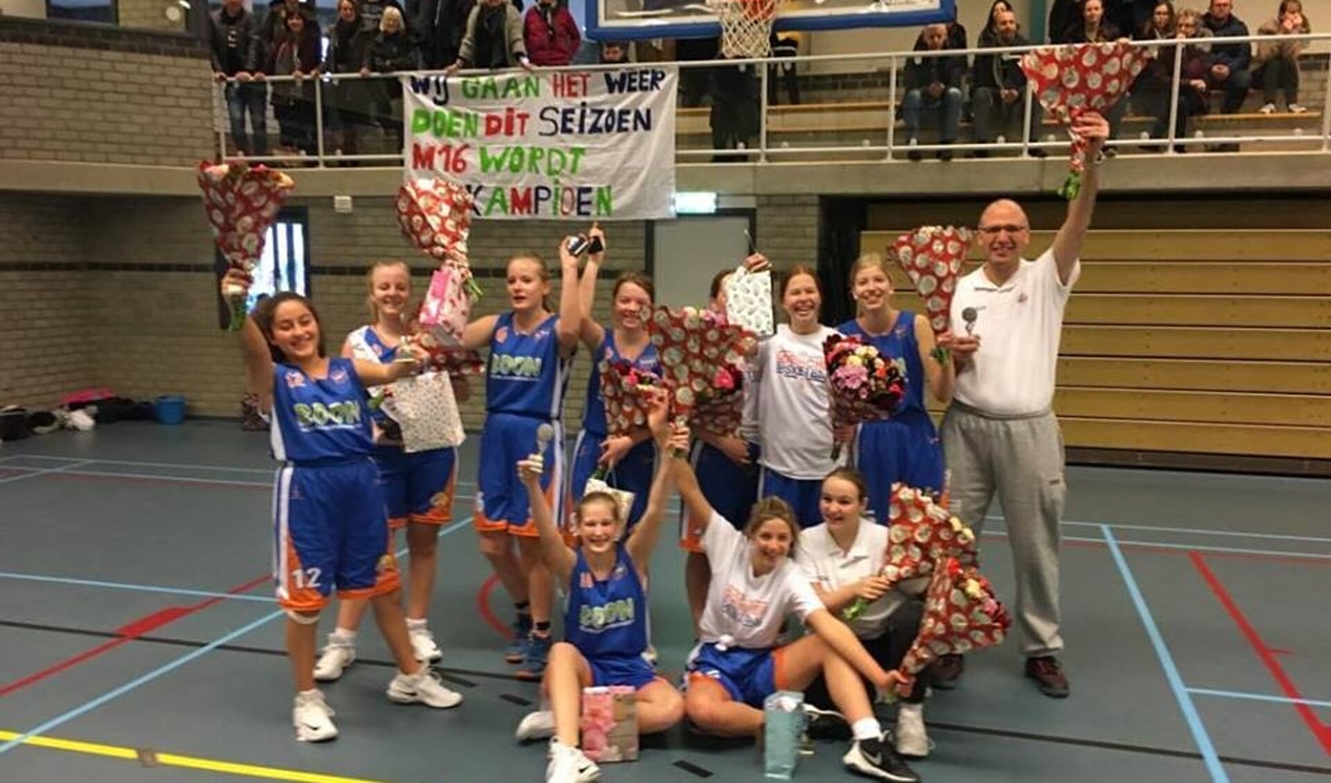 Het team Goba meisjes V16 van Wout Hol en Manouk Voorwerk is verdiend kampioen geworden.