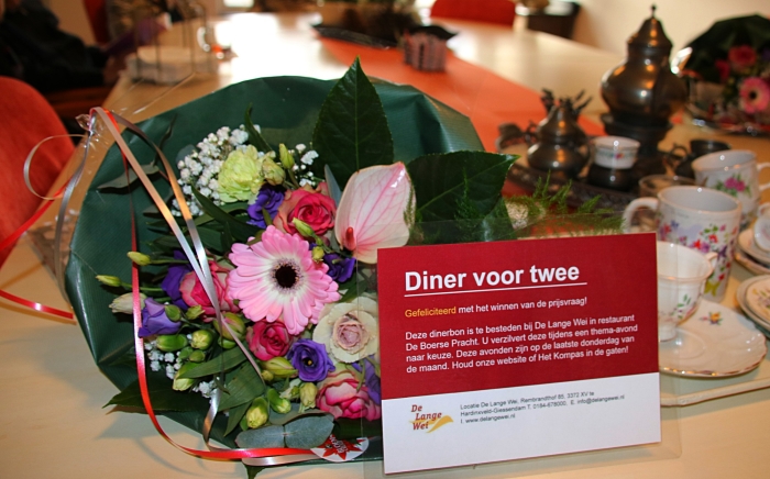 De prijswinnaars beleefden een gezellige middag en keerden huiswaarts met een dinerbon en bloemen.