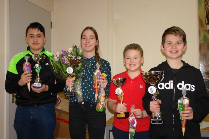 Hein Schouwenaars (rechts), de nieuwe kampioen