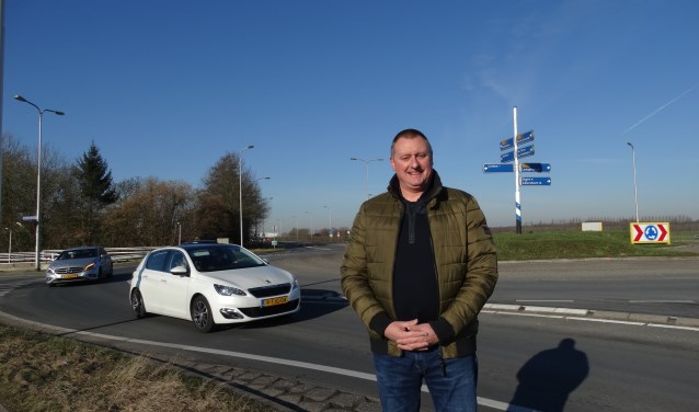 Voor Sybren van der Velden is het van groot belang dat er een turborotonde komt bij De Geer omdat dit de doorstroming en de verkeersveiligheid op de N229 zal vergroten