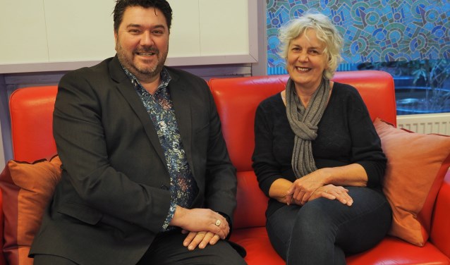 Wethouder Jur Botter samen met directeur Anita Schaaij.