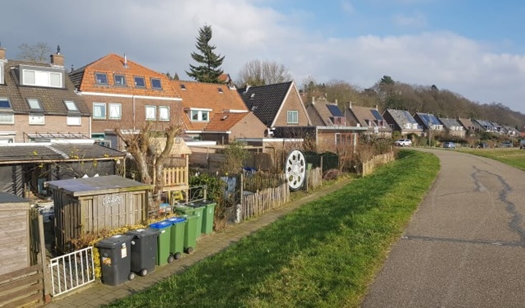 De tuinen aan de Veerstraat die volgens de gemeente Wageningen vervroegd gesaneerd moeten worden. (foto: Kees Stap)