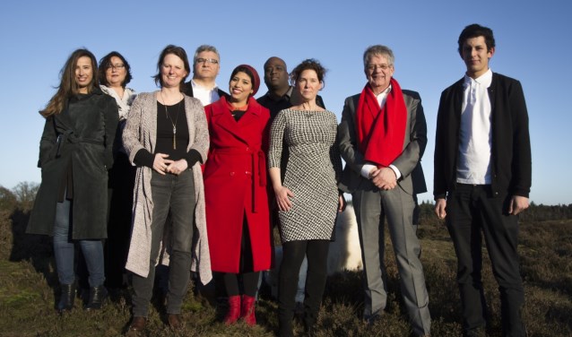 Lijsttrekker Harry van Huijstee (tweede van rechts) met de Edese PvdA-ploeg.