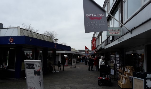 Een deel van de winkels op het Burgemeester Winklerplein.