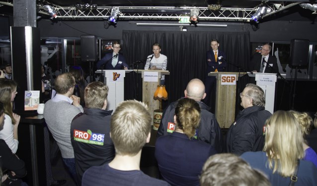 Jonge politici gingen met elkaar in debat in Club Move.