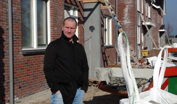 Jeroen Brouwer bij de nieuwbouw in Langbroek