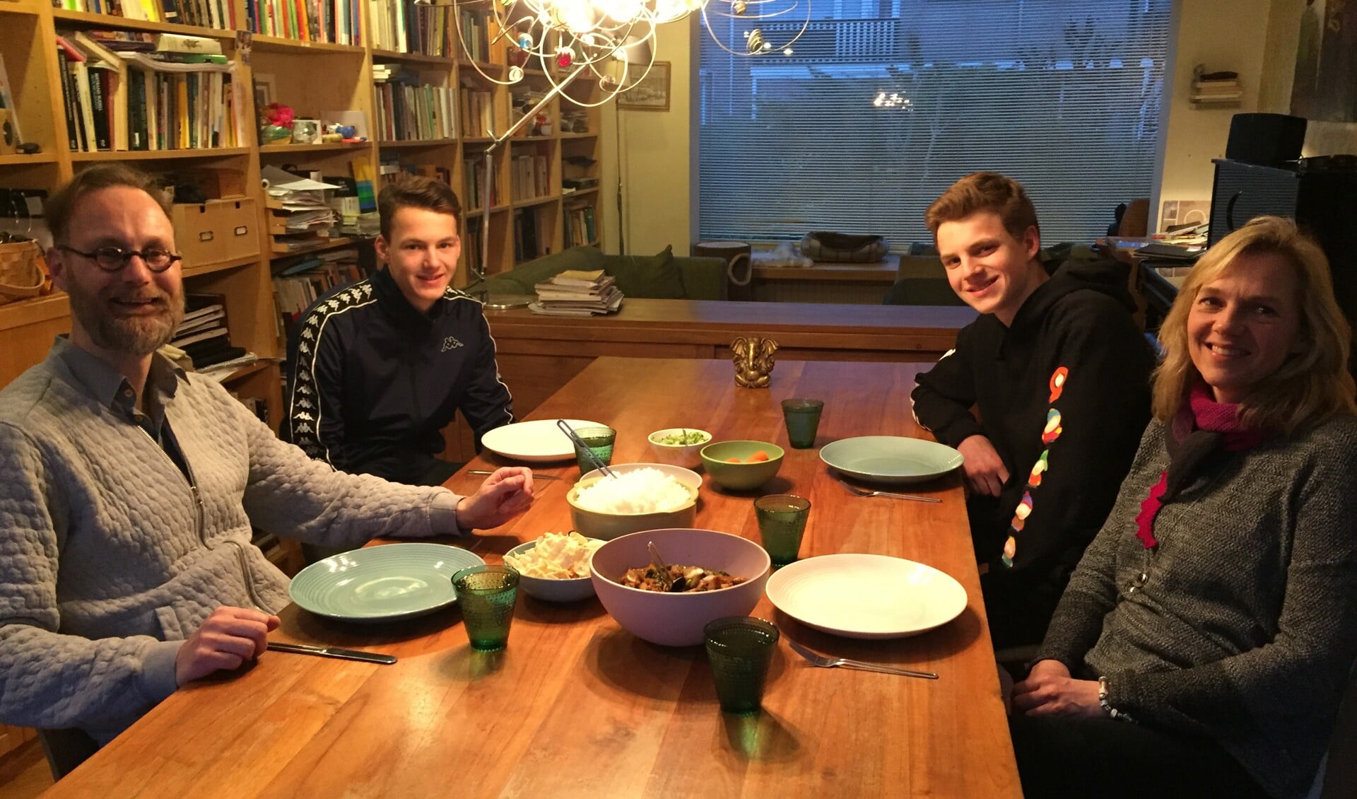 Het gezin Van den Berg (beide zoons eten thuis veganistisch en buitenshuis vegetarisch)
