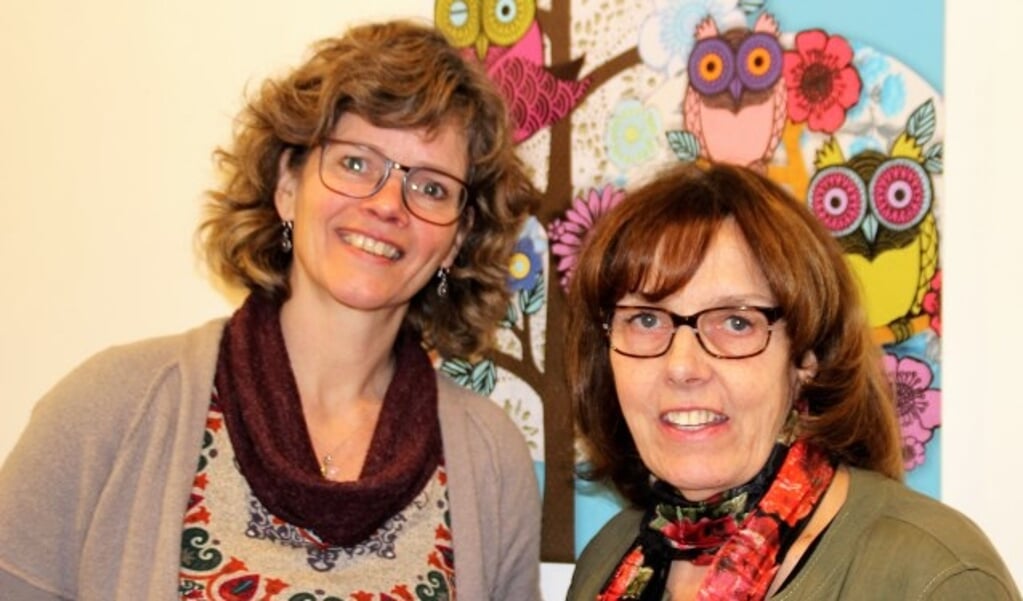 Winifred Bos is sinds 1 januari directeur van de Jenaplanschool St. Franciscus. Medi Holstege-Meloen vertrekt per 1 april. Op de achtgrond het Uilennest. Zo heet de directiekamer op school. Foto Dick Baas