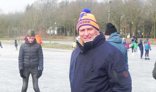 Anton Peek is blij dat de schaatsbaan door zo veel mensen gebruikt wordt.
