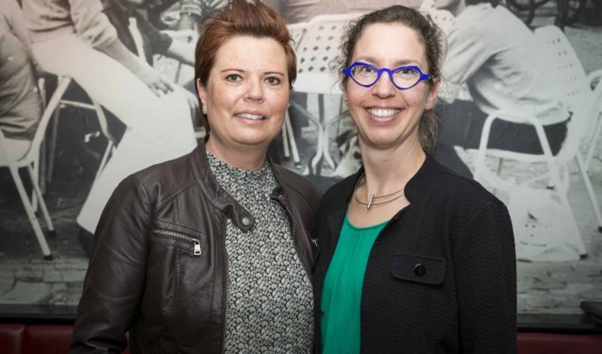 Anja Hagendoorn en Desiree Kuipers. (foto: Jan ten Haaf)