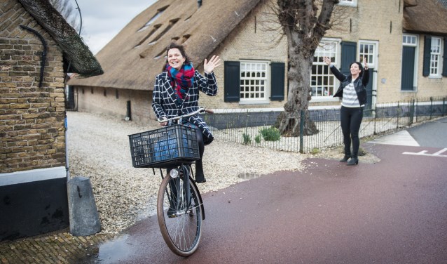 Wethouder Trudy Baggerman stuurt Leny Braks op missie in Hardinxveld-Giessendam.