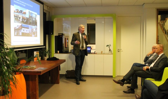 Henk Seinen geeft veel informatie.