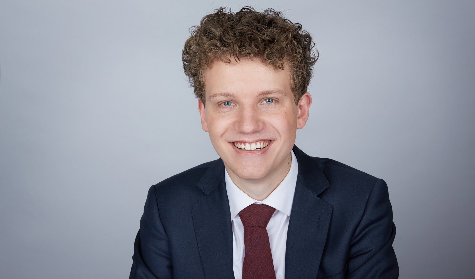 Tyas Bijlholt, de 24-jarige lijsttrekker van D66, is positief gestemd.