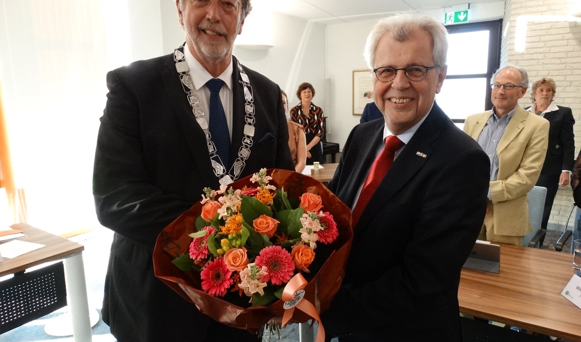                                Burgemeester Roland van Schelven en Hein Hoitink