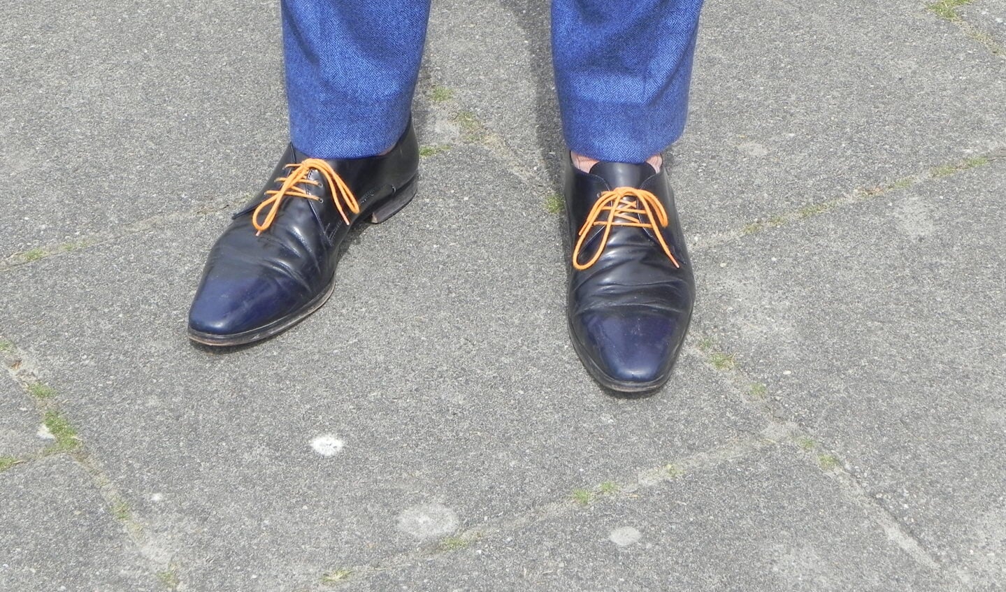 Locoburgemeester Jorrit Eijbersen had zelfs zijn schoenveters vervangen.                               