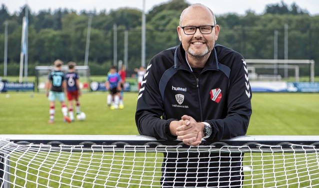 DEV trainer Michel van Aken keert na een jaar afwezigheid met zijn team terug naar het naast hogere niveau