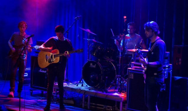 Woven Branches doet een lp-presentatie.